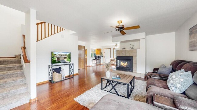 Building Photo - 409 Marcellina Dr