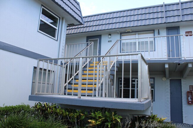 Foto del edificio - 520 Brittany K
