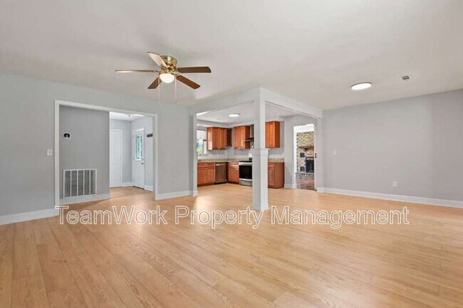Foto del edificio - 313 Clearwater Dr