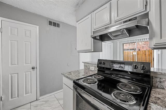 Foto del edificio - 3034 Tudor Ln