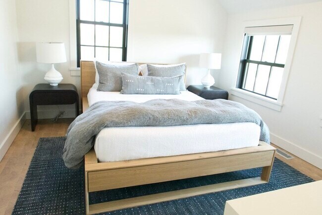 Foto del edificio - 4B Hawthorne Ln
