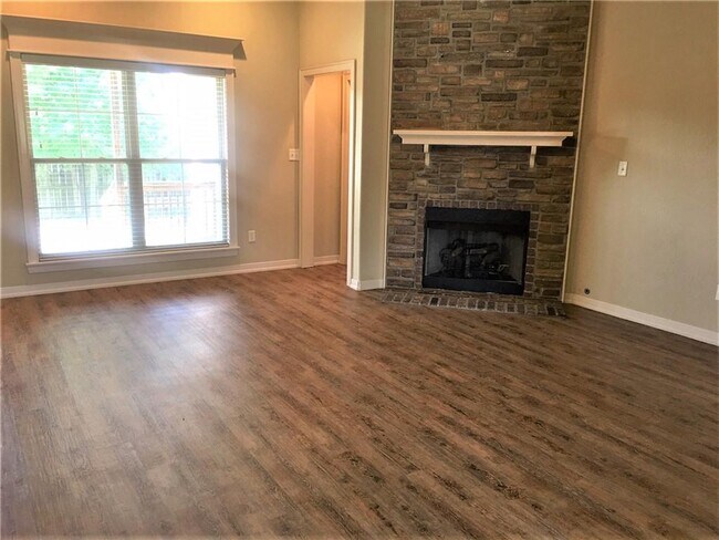 Building Photo - 3497 W Earnhardt Dr