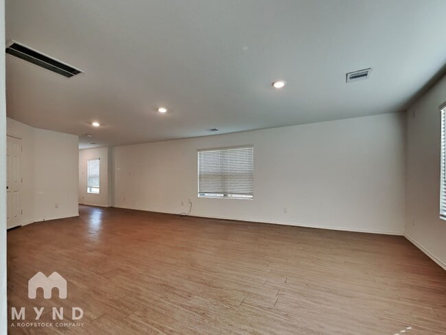 Building Photo - 3647 Solanum Dr
