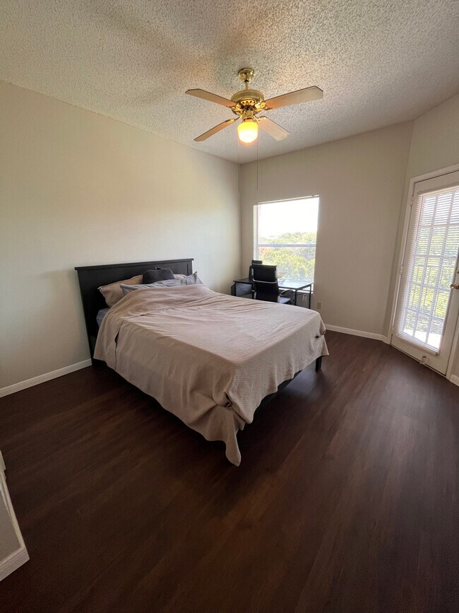 Dormitorio principal - 12166 Metric Blvd