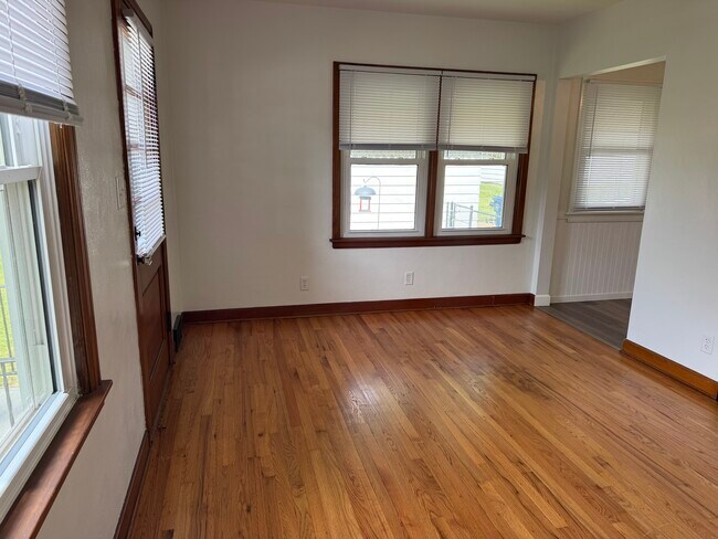Foto del edificio - 1508 W 36th St