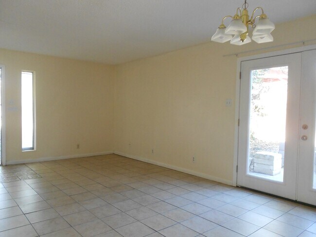 Foto del edificio - 523 Tomahawk Trail