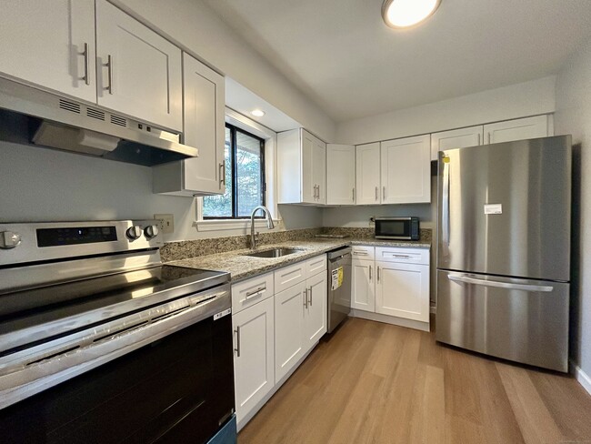 Foto del edificio - 7 Homestead Ln