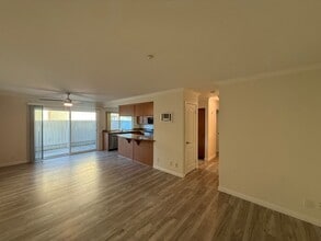 Building Photo - 615 Fredricks Ave