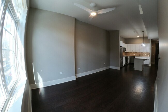 Building Photo - 2050 N Clark Street Unit 507