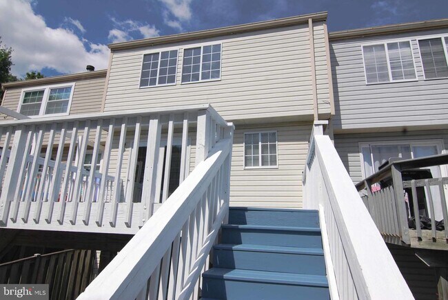 Foto del edificio - 3338 Raccoon Ct