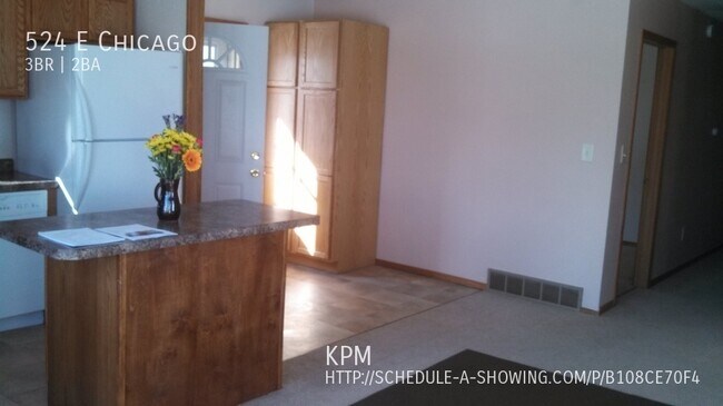 Building Photo - 3 BED | 2 BATH | SINGLE LEVEL | NORTH