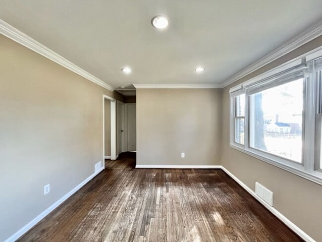 Building Photo - Great home, lots of room and fully finished basement with own entrance