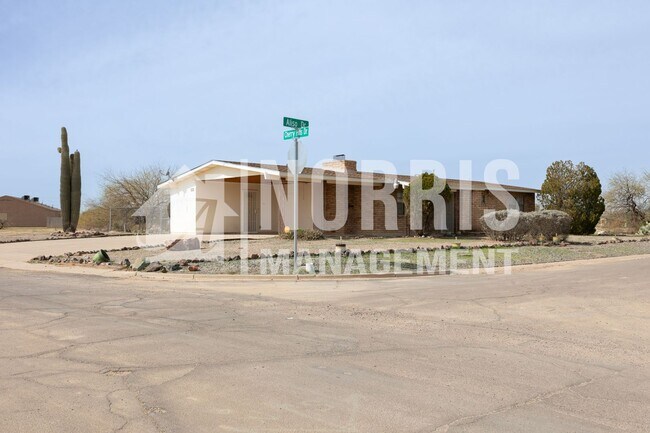 Foto del edificio - NO HOA, Brick Home and Located in Arizona ...