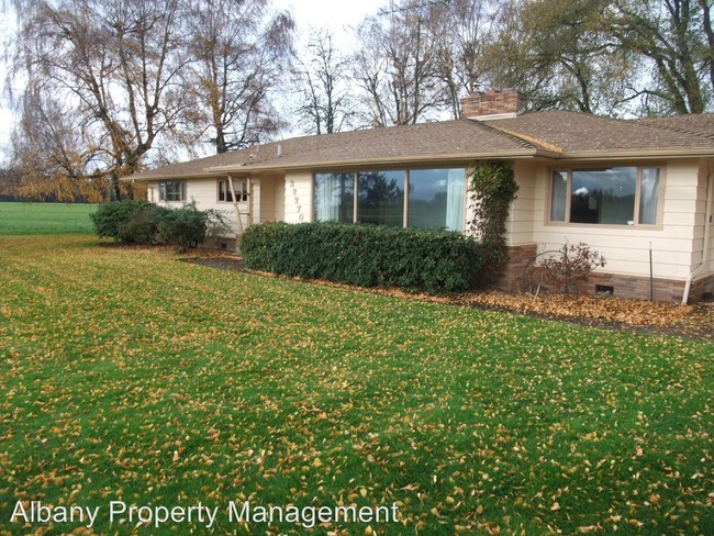 Foto del edificio - 3 br, 2 bath House - 32270 Hwy 99E