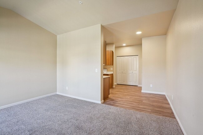 Interior Photo - LIBERTY CREST APARTMENTS