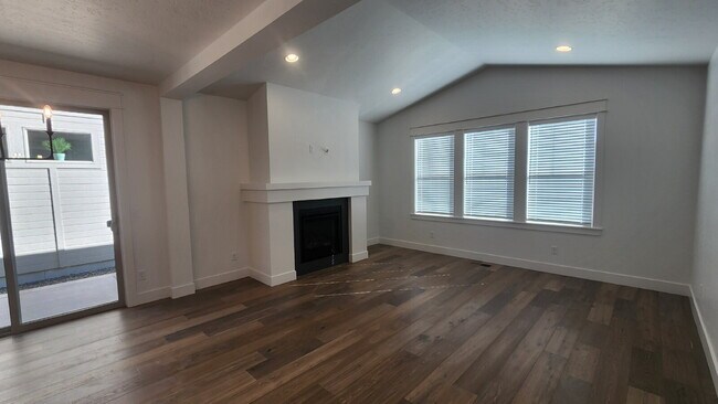 Foto del edificio - Functionality and convenience! Minutes fro...