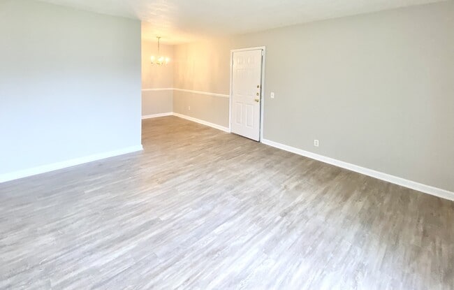 Building Photo - 112 Menlo Dr