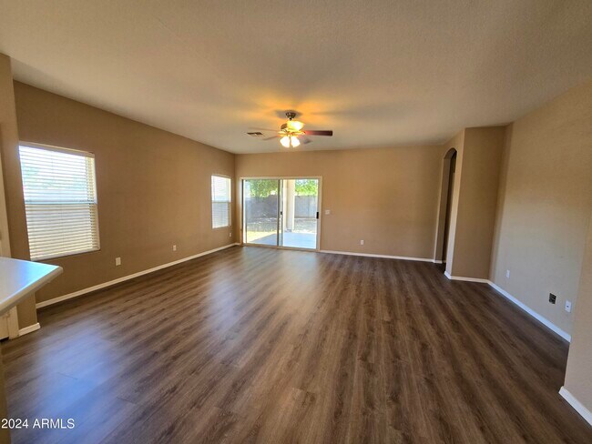 Foto del edificio - 3741 E Derringer Way