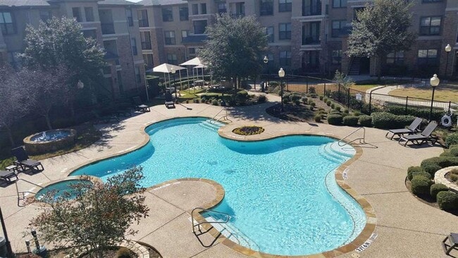 Building Photo - PECAN POINTE