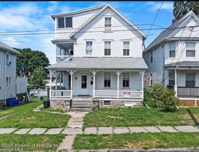 Building Photo - 949 N Irving Ave