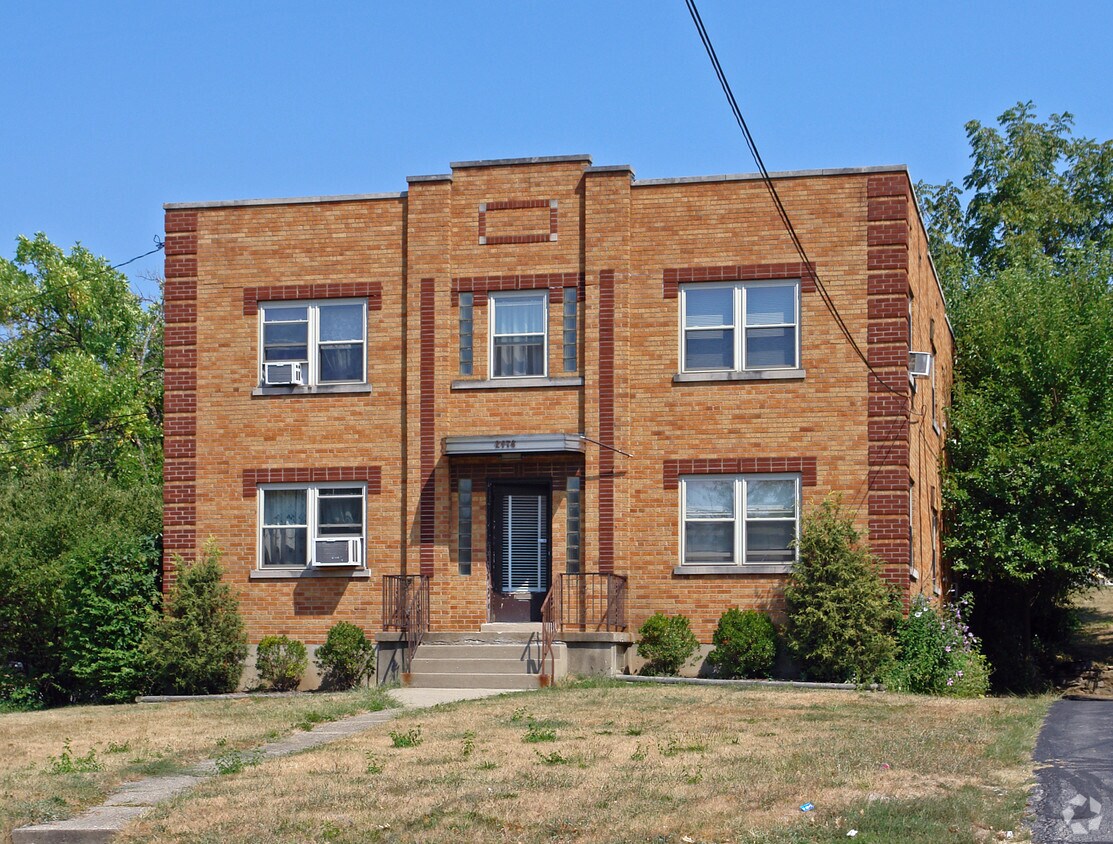 Primary Photo - 2476 Boudinot Ave