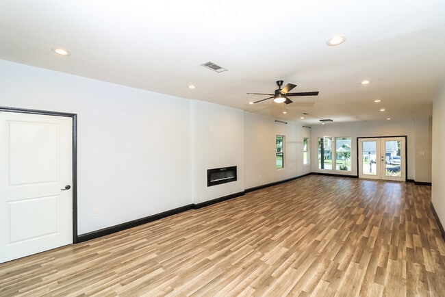 Foto del edificio - 1433 Willow Dr