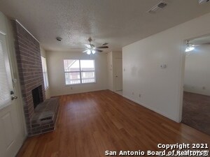 Foto del edificio - 6331 Cambridge Dr