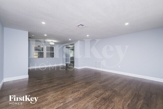 Foto del edificio - 4832 Fleetwood St