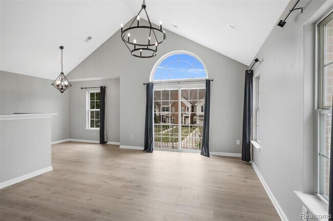 Foto del edificio - 606 Olde English Cir