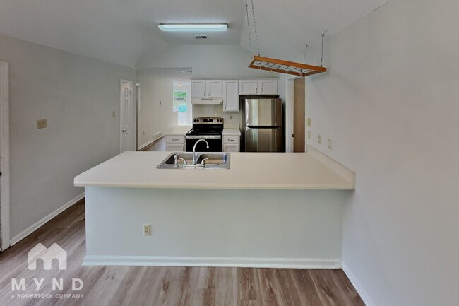 Foto del edificio - 275 Oakland Hills Dr