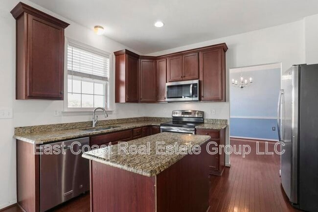 Building Photo - 116 Celadon Dr