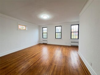 Building Photo - 1725 Paulding Ave