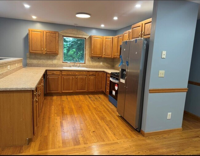 Foto del edificio - 302 S Mountain Rd