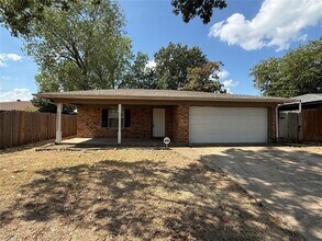 Building Photo - 1407 La Fonda Dr