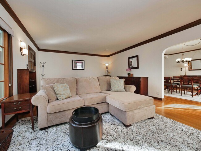 Foto del edificio - 1718 Le Roy Ave