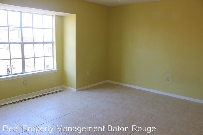 Building Photo - 8231 Skysail Ave