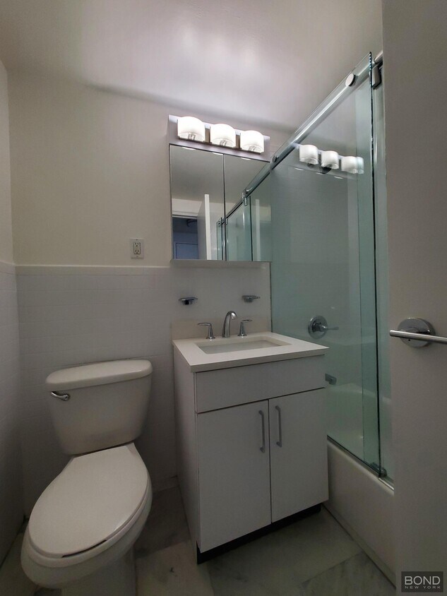 Foto del edificio - 219 E 69th St