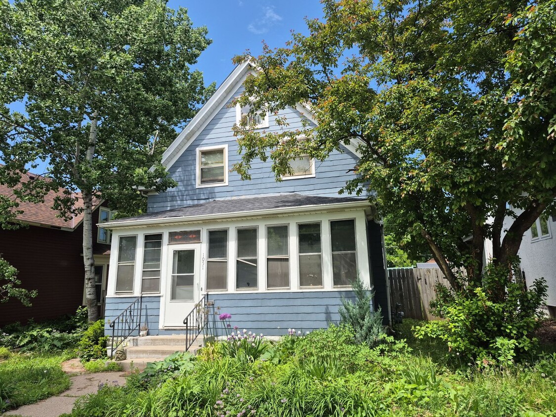 Primary Photo - Single Family Home w/ Garage in Daytons Bl...