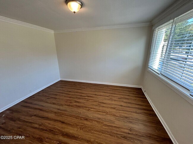 Foto del edificio - 427 S Macarthur Ave