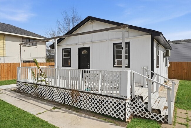 Building Photo - 3531 Cedar Hill Ln