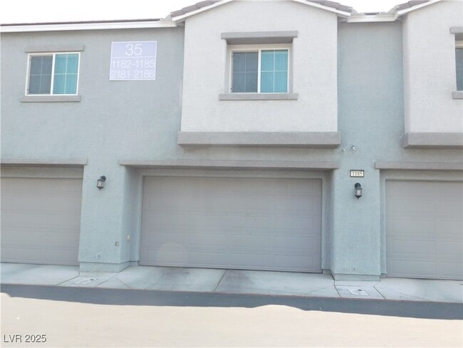 Building Photo - 2715 Amazing Meadows Ave