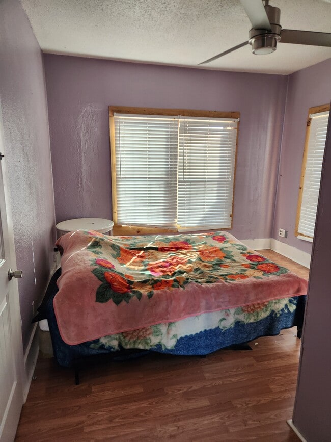 Building Photo - 223 Forest St