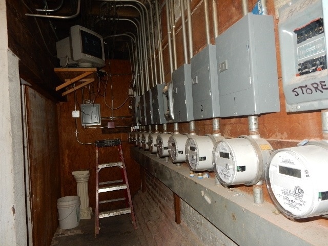 Building Photo - Ellis Apartments