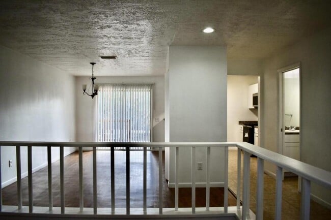 Building Photo - 5252 SW 21st Pl