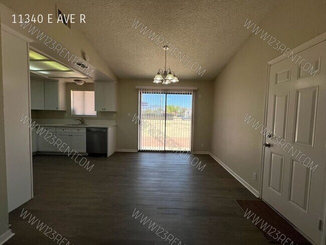 Foto del edificio - 11340 E Avenue R