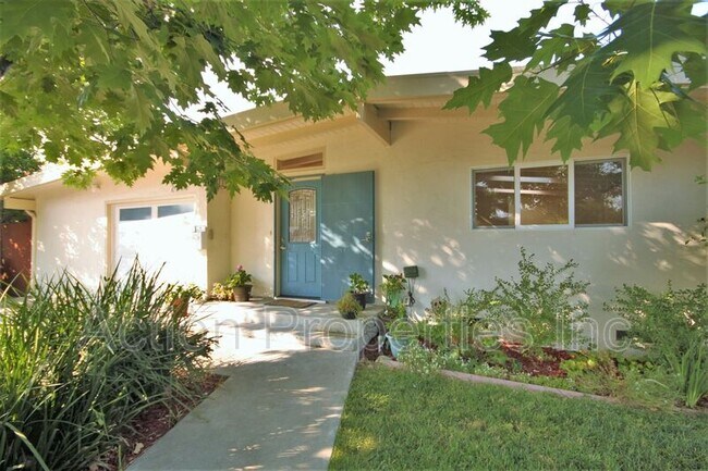 Building Photo - 2480 Whitney Dr