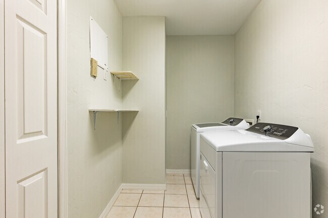 2 habitaciones, 2 baños - 1,500 pies cuadrados - Magnolia Parke