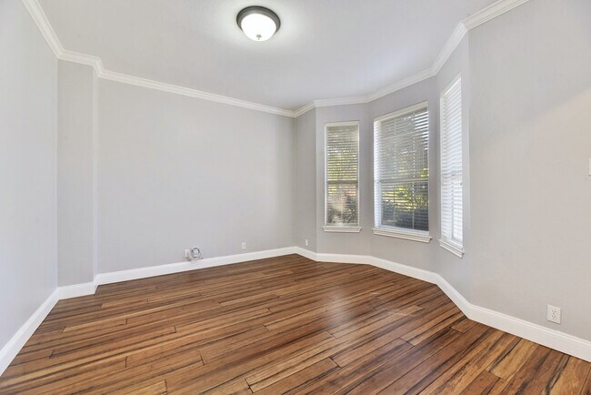 Foto del edificio - 6002 Taylorcrest Dr