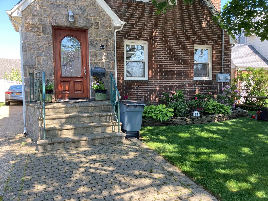 Primary Photo - 616 S 8th St