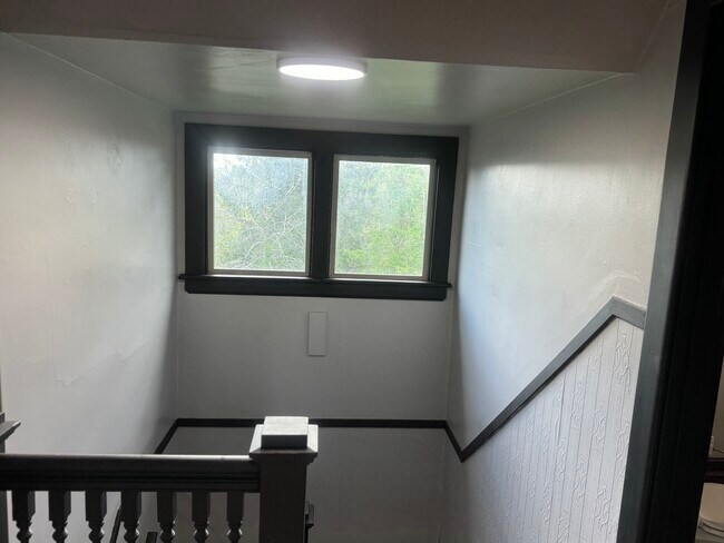 Foto del edificio - 216 Watson Ave